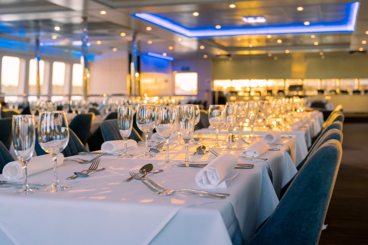 Crucero con almuerzo por la bahía de Sídney a bordo de Magistic Cruises desde Darling Harbour - imagen 5