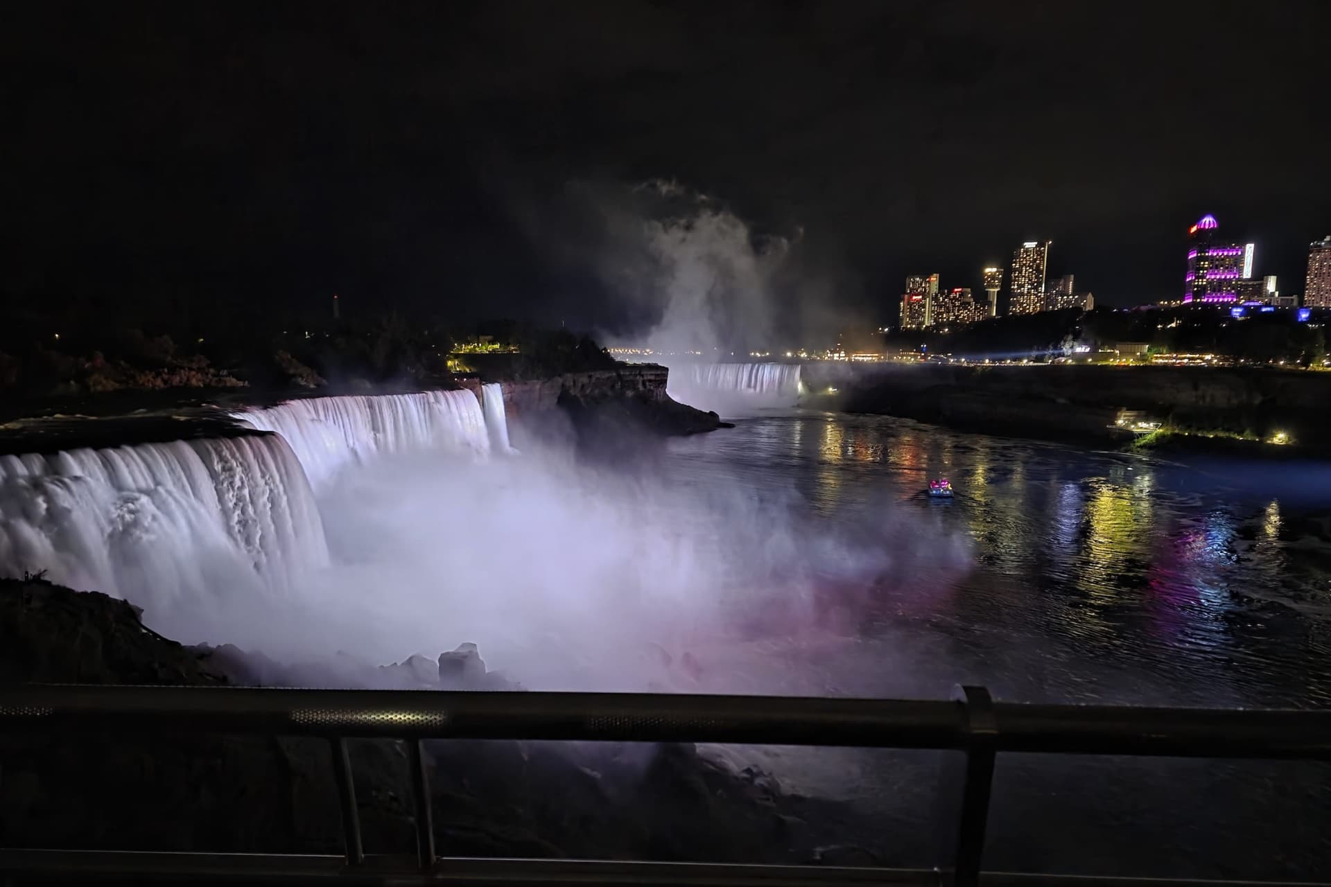 Cataratas del Niágara EE. UU.: tour nocturno de iluminación y Maid of the Mist opcional - imagen 3