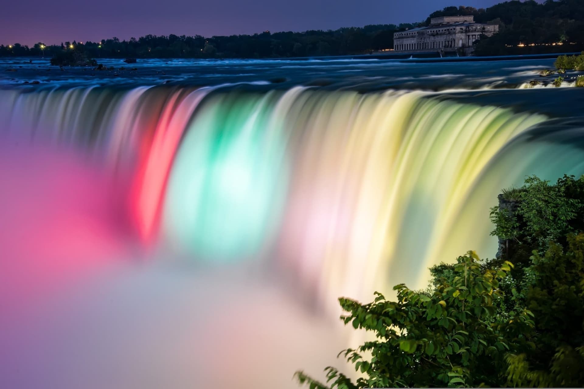 Cataratas del Niágara EE. UU.: tour nocturno de iluminación y Maid of the Mist opcional - imagen principal