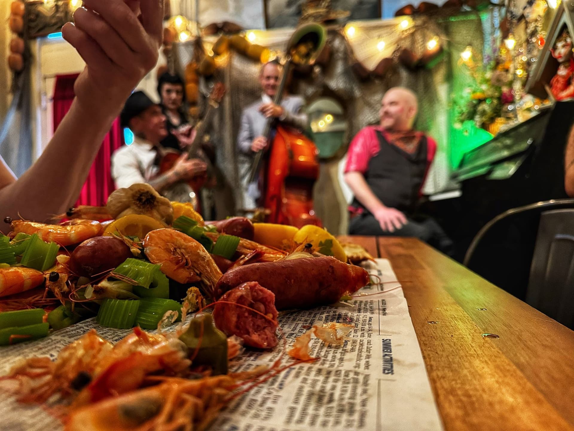 Experiencia culinaria y cabaret de Shrimp Boil - imagen 7
